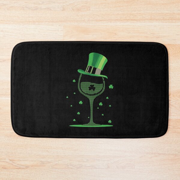 Aperçu de l'œuvre Verre à vin Shamrock Saint Patricks Day créée et vendue par WanitaDesign.