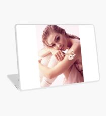 gigi hadid Laptop Skin