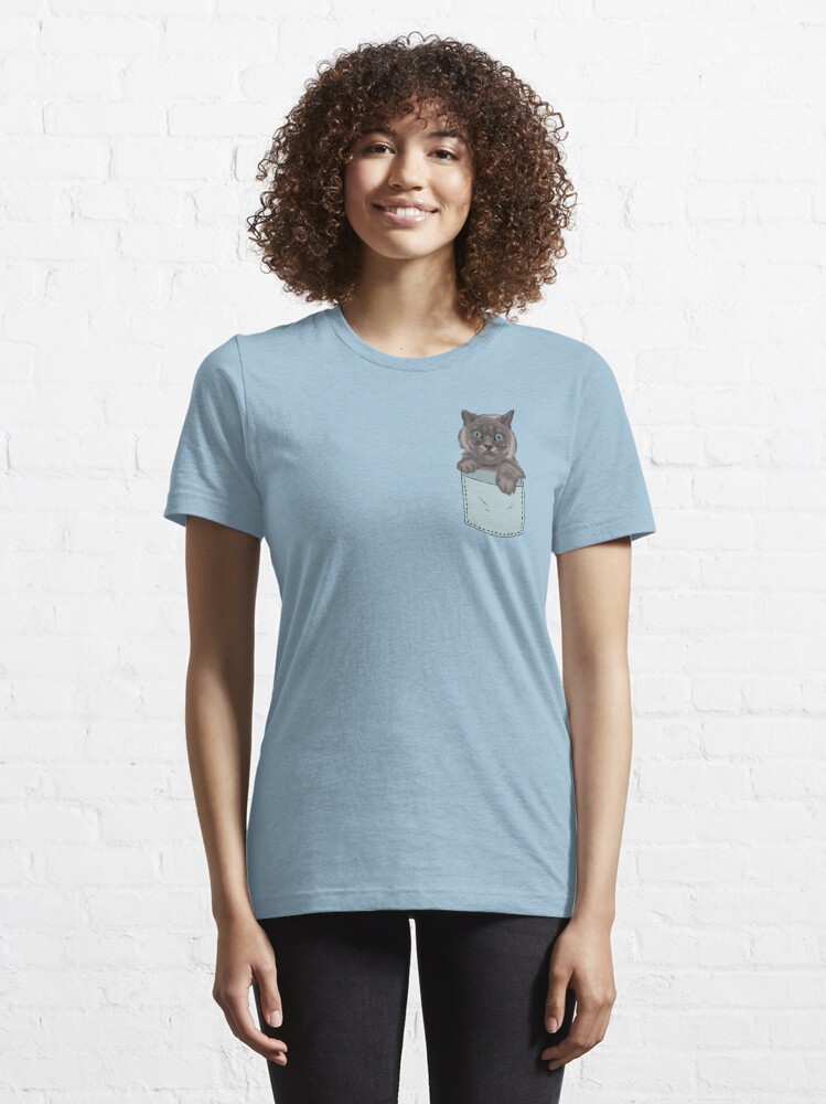 t shirt with a cat in the pocket