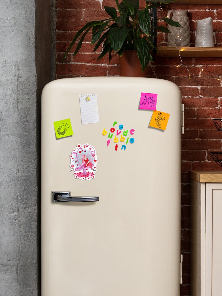 Alternate view of Sugarsnap-The Valentine Card Fairy™ Magnet
