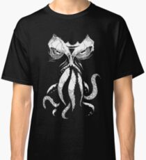 Cthulhu wakes Classic T-Shirt