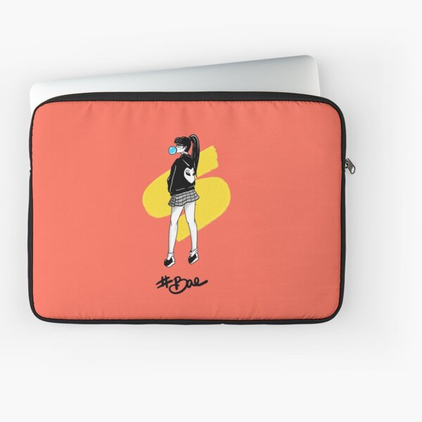 BAE loves Aliens by Silvana Arias Laptop Sleeve