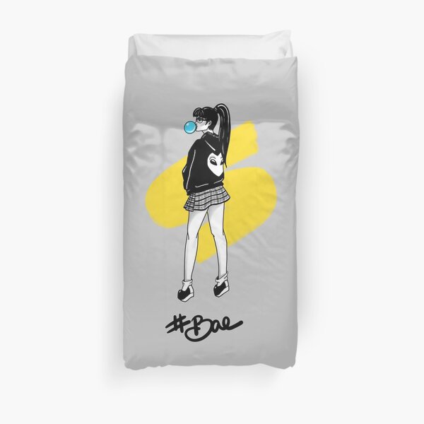 BAE loves Aliens by Silvana Arias Duvet Cover