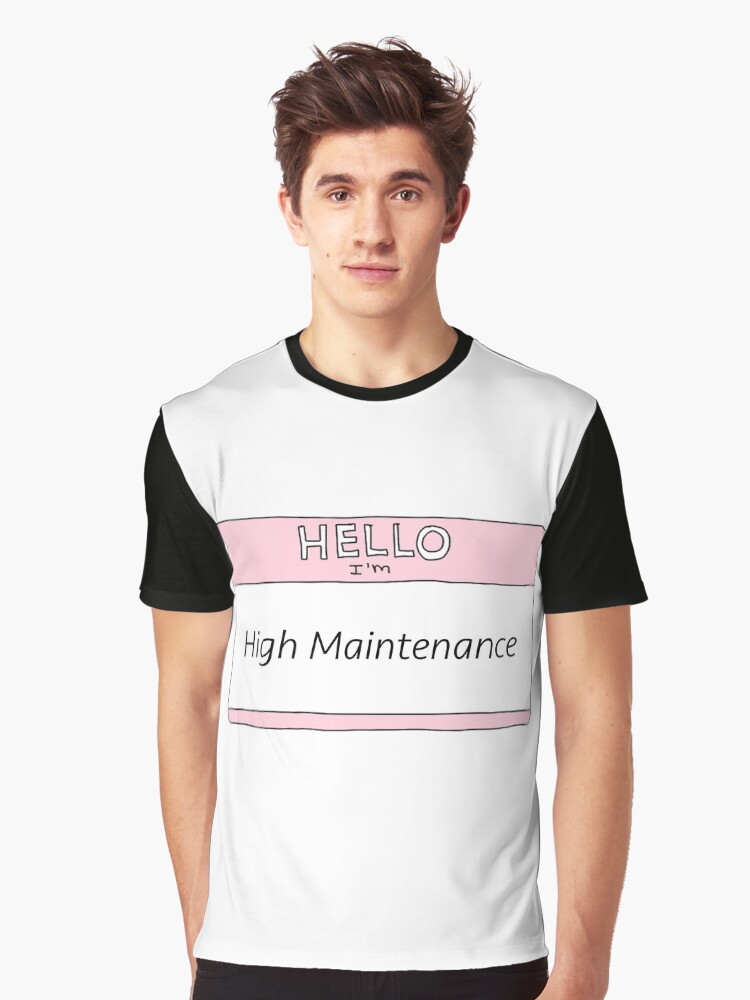 Aperçu 1 sur 5. T-shirt graphique avec l'œuvre Maintenance élevée créée et vendue par hallesiegel.