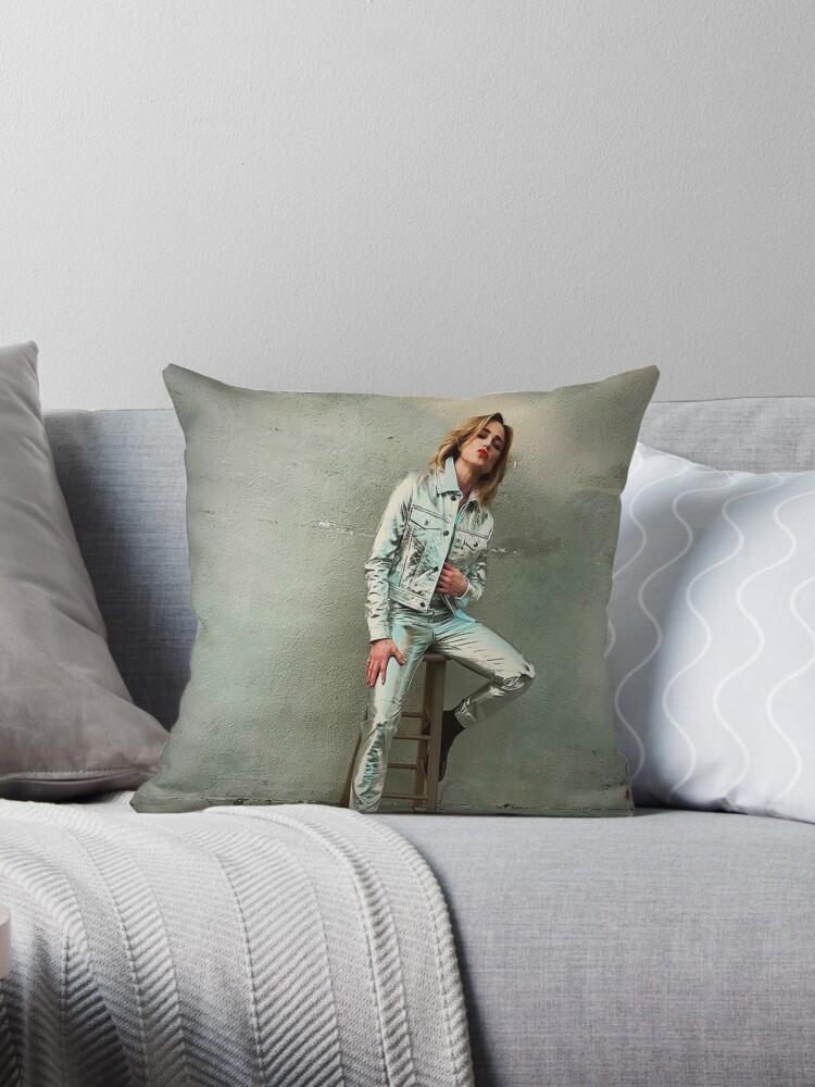 Caity Lotz Instagram Throw Pillow By Meganjade23 Redbubble