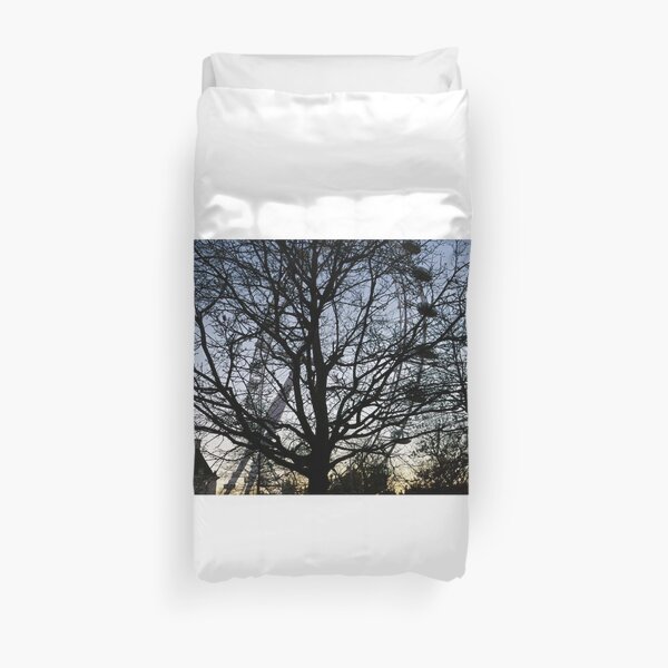 London Eye view thru trees near it Duvet Cover