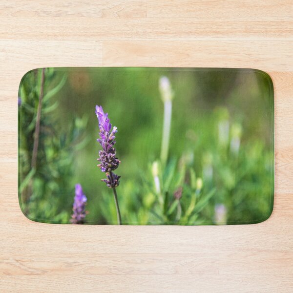 Artikelvorschau, Lavender flower close-up on a green blurred background entworfen und verkauft von EG Creativity Art.