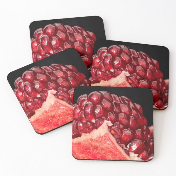 Artikelvorschau, Still life. Juicy ripe opened pomegranate fruit with seeds close up entworfen und verkauft von EG Creativity Art.