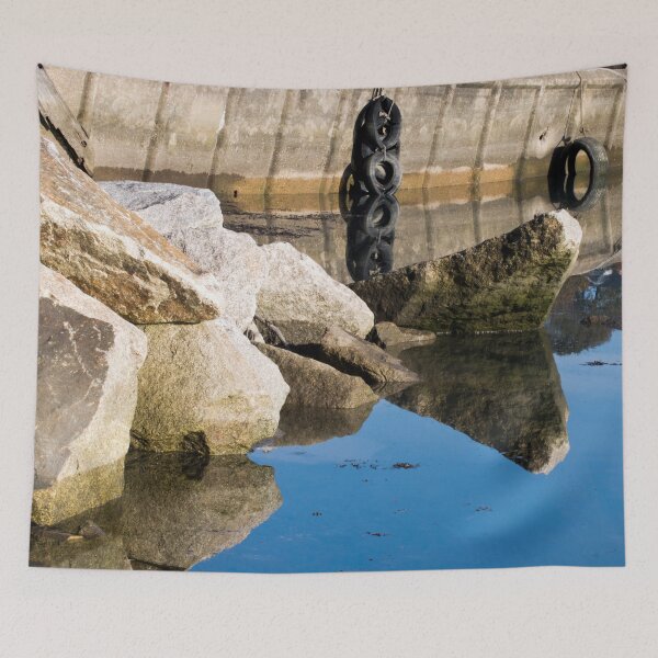 Aperçu de l'œuvre Reflections Rock créée et vendue par Terri Waters Photography & Design.