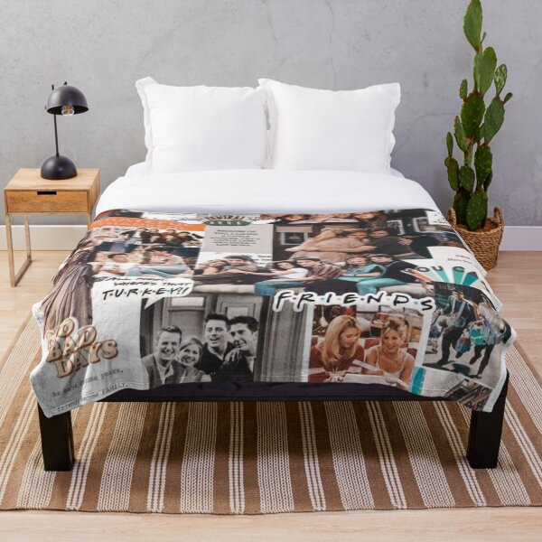 friends wallpaper Throw Blanket