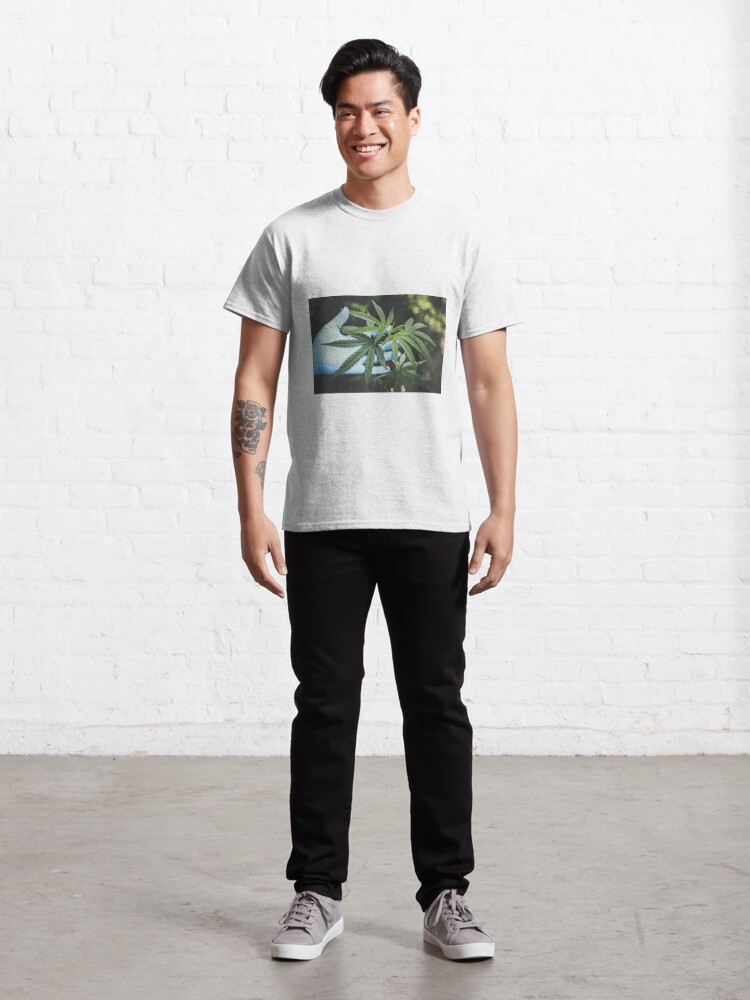 Alternate view of beautiful leaf Classic T-Shirt