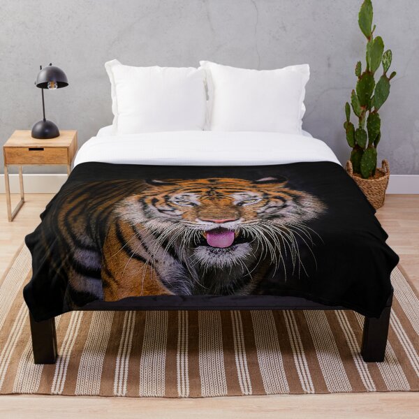 Aperçu de l'œuvre Tiger, Shadow Tiger, Beautiful Bengal Tiger créée et vendue par Logic72.