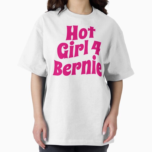 Vista previa del artículo con la obra «Chica caliente para Bernie (etiqueta de tendencia divertida en Twitter • Chicas calientes virales para Bernie Hype)», diseñado y vendido por SassyClassyMe.