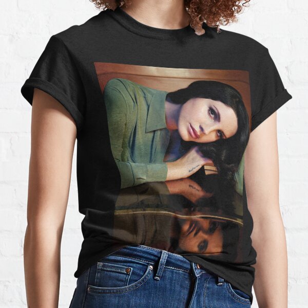 Lana Classic T-Shirt