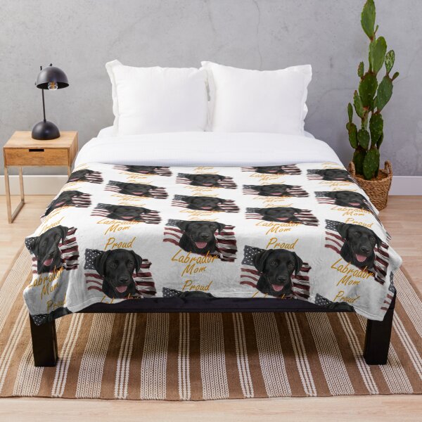 Aperçu de l'œuvre Fière maman du Labrador - Drapeau des États-Unis créée et vendue par SadSacDesigns.