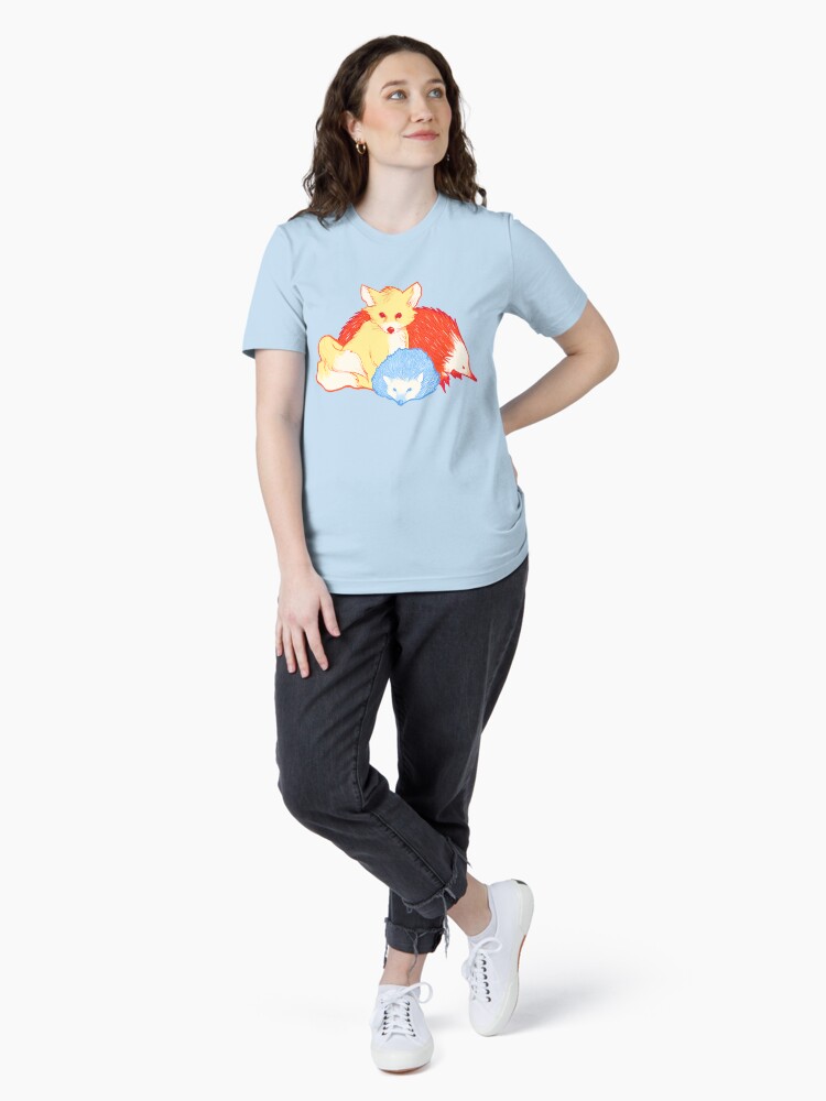 Imagen 4 de 7, Camiseta esencial con la obra Amigos rápidos, diseñada y vendida por MeganLara.