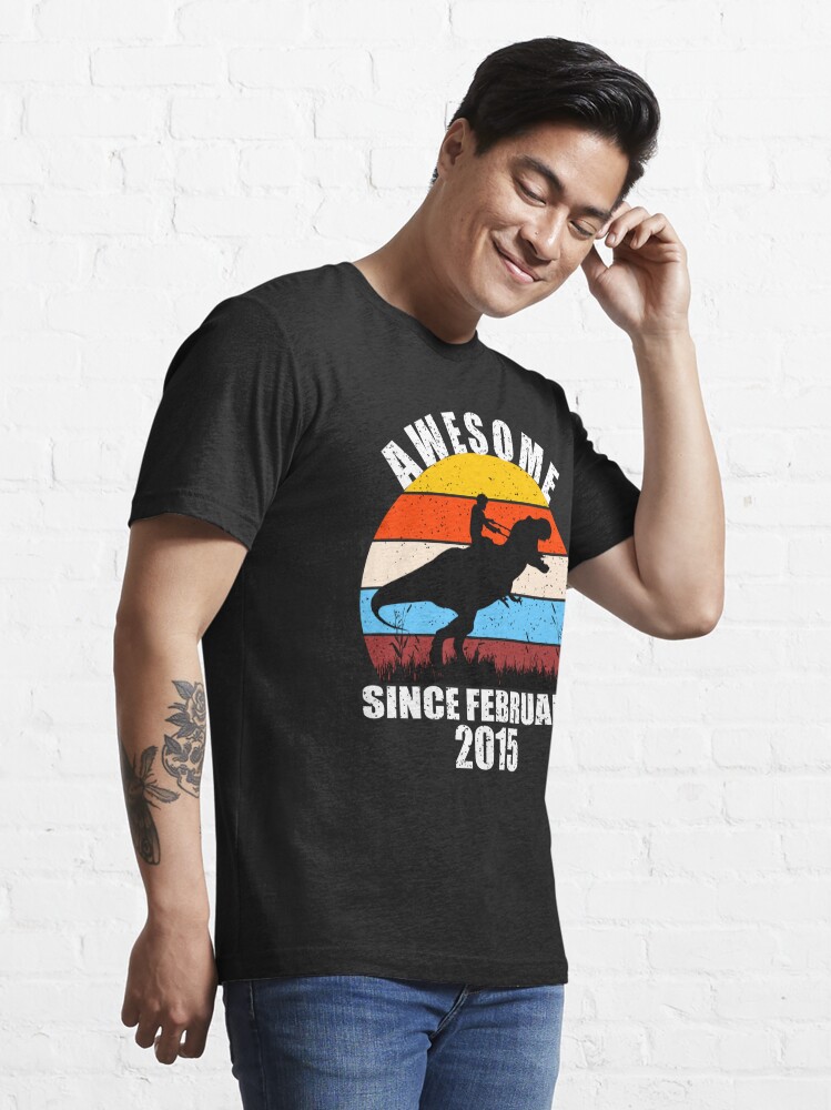 Disover Awesome Since 2015 5th Birthday Essential T-Shirt
