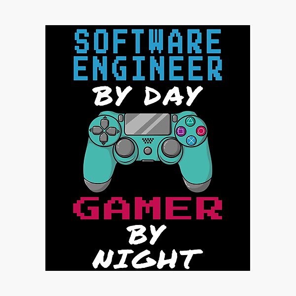 Artikel-Vorschau von Software Engineer By Day Gamer By Night, designt und verkauft von rukia020290.