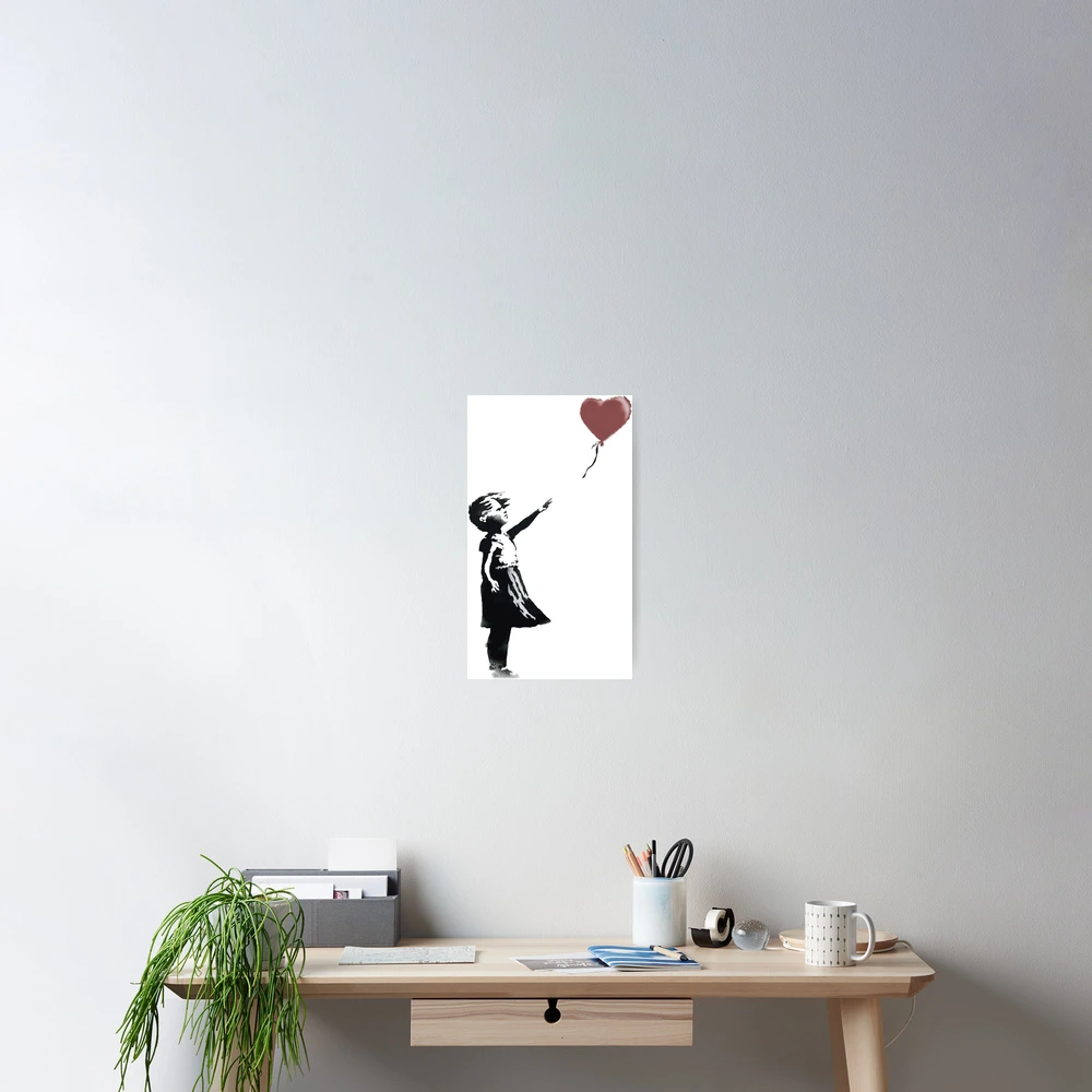 girl whith balloon