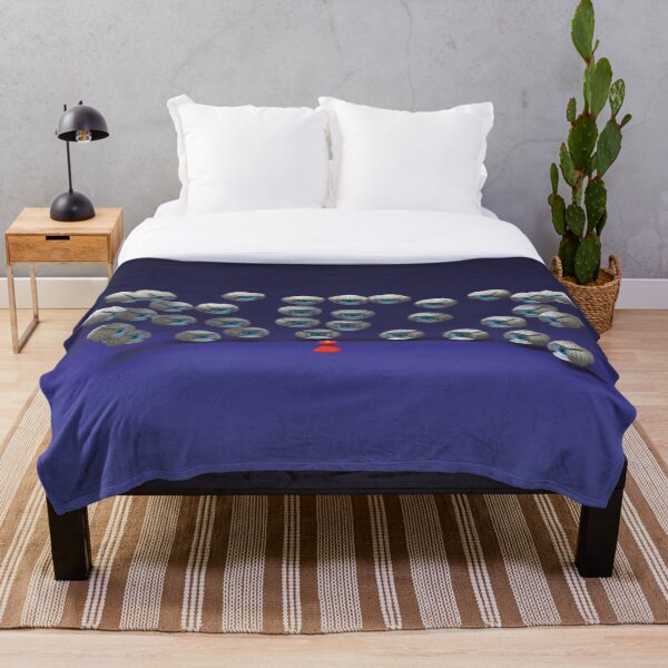 all eyes on me Throw Blanket
