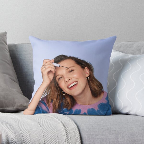 millie bobby brown Throw Pillow