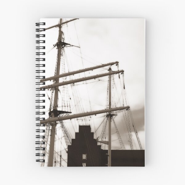 Aperçu de l'œuvre Le Gorch Fock et un entrepôt ... créée et vendue par Angelika Vogel.