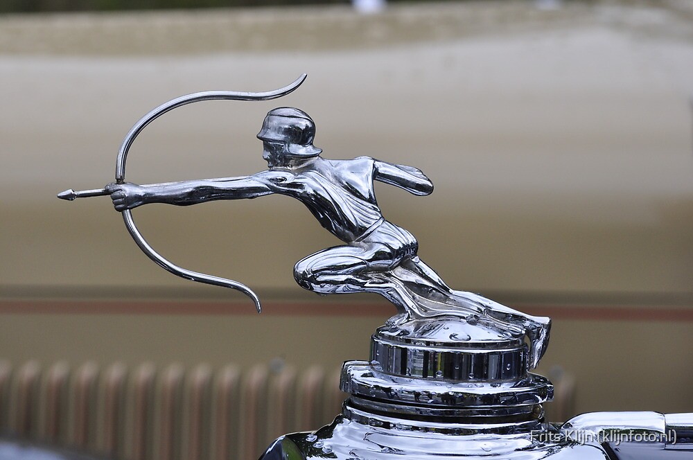 "Pierce Arrow Straight Eight Sedan hood ornament 2 (1929)" by Frits
