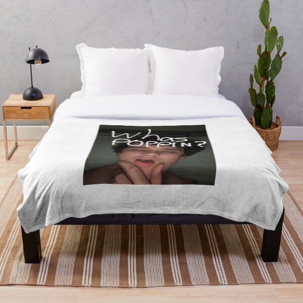 wilbur soot Throw Blanket