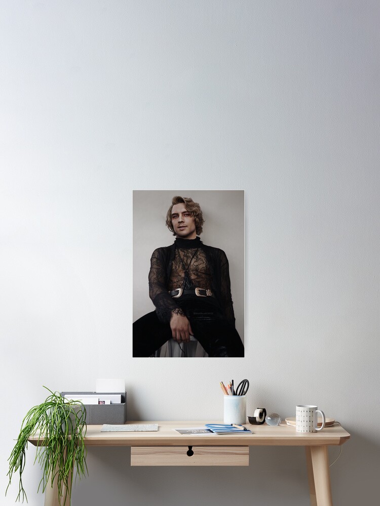 CODY FERN (RED Coat) Silhouette En Carton Taille Mini EUR 25,18 - FR