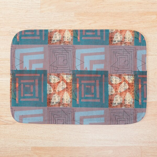 Star Smiling While Walking the Labyrinth Bath Mat