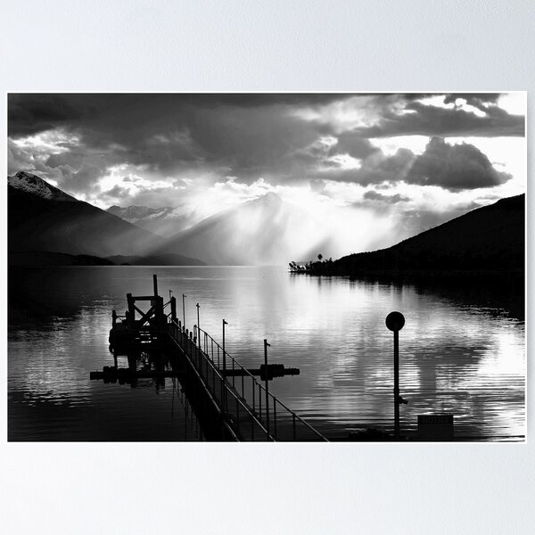 Vista previa del artículo con la obra « Rayos de sol y tormentas
Entusiastas de blanco y negro
Naturaleza y hombre
¿Dónde diablos es esto?
Universo de artistas



El lago Te Anau se encuentra en la esquina suroeste de la isla sur de Nueva Zelanda. Su nombre era originalmente Te Ana-au», diseñado y vendido por Ralph de Zilva.