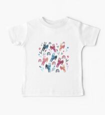 Lapins arc-en-ciel et fleurs T-shirt bébé