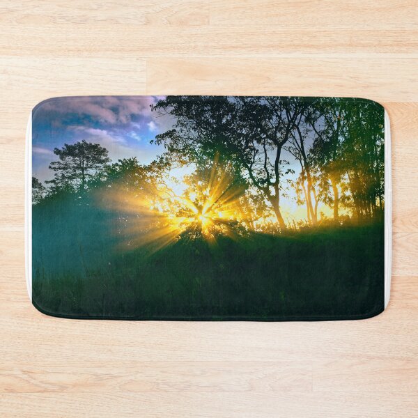 Artikelvorschau, Sonnenaufgang im Wald entworfen und verkauft von dombhai.