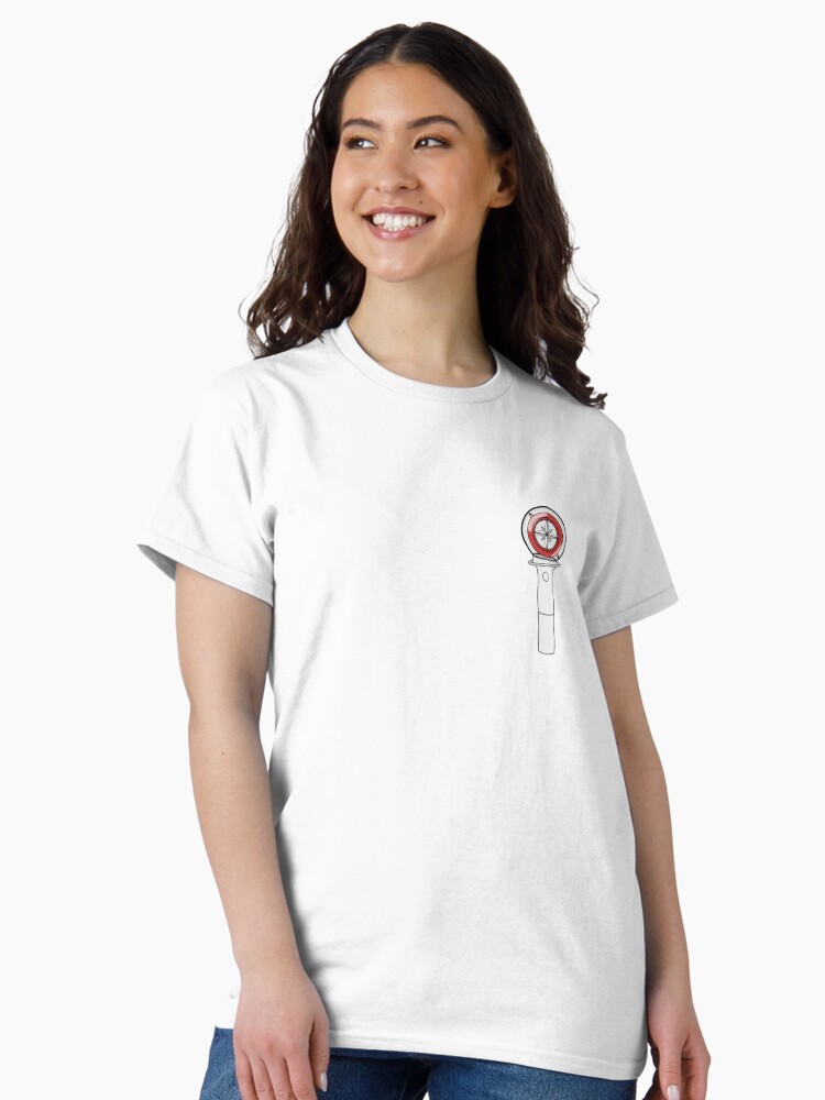 Thumbnail 2 von 7, Classic T-Shirt, Streunende Kinder Lightstick designt und verkauft von lvveljh.