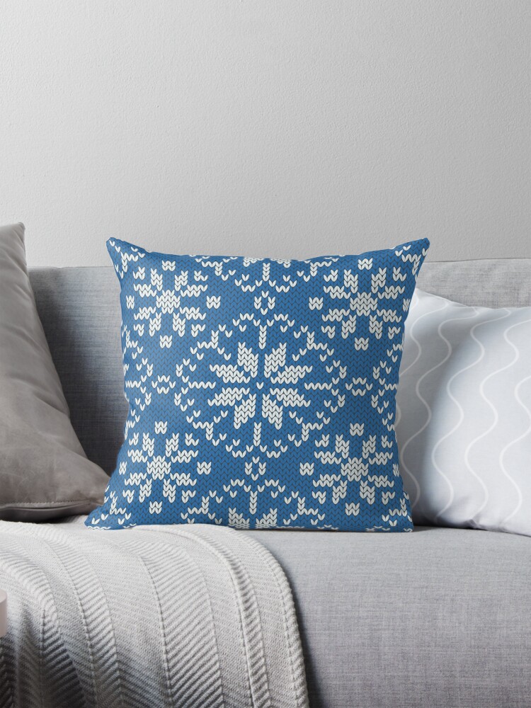 Aperçu 1 sur 4. Coussin avec l'œuvre Jacquard d'hiver tricoté créée et vendue par olgart.