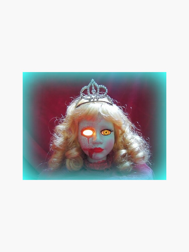 Beauty Queen Doll Head ~ Lady Scream  by Lady-Scream