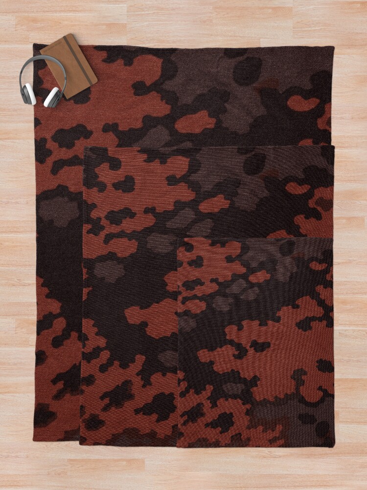 "Eichenlaubmuster Autumn SS dotted German ww2 camouflage" Throw Blanket