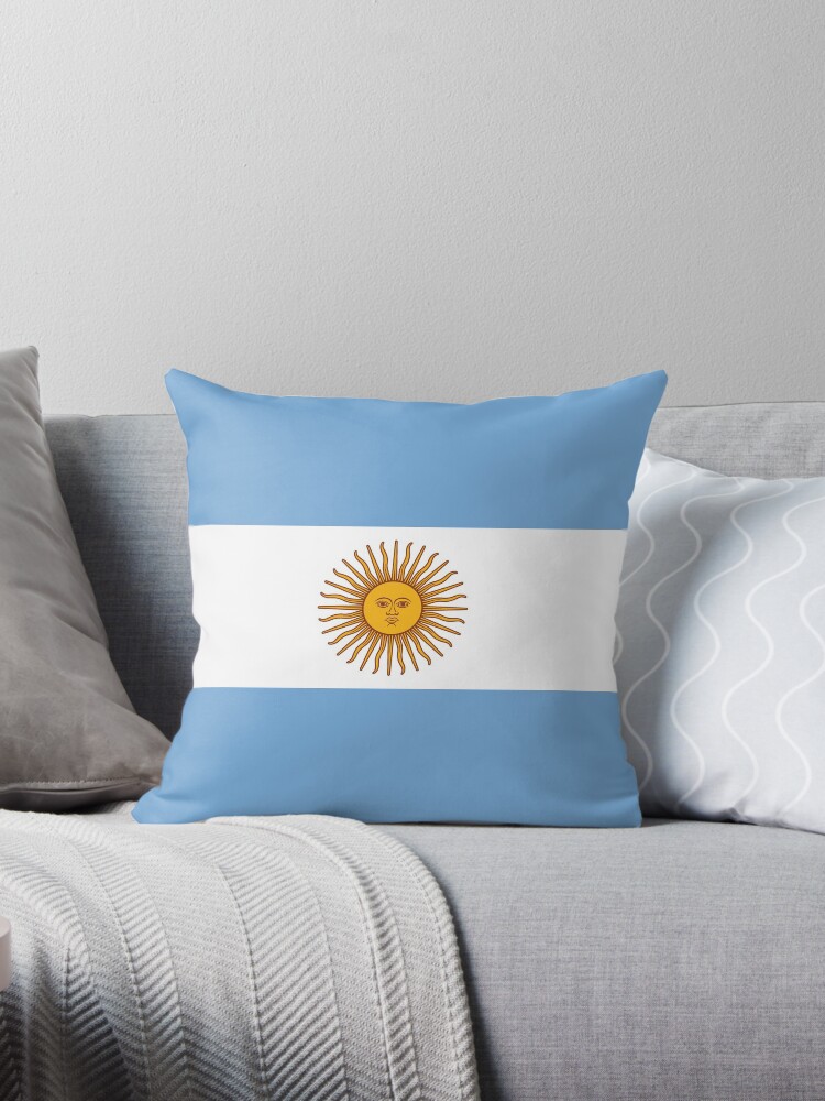 Aperçu 1 sur 3. Coussin avec l'œuvre Drapeau de l'Argentine créée et vendue par Shorlick.