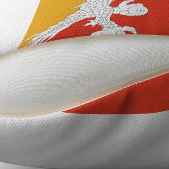 Aperçu 2 sur 3. Coussin avec l'œuvre Drapeau du Bhoutan créée et vendue par Shorlick.