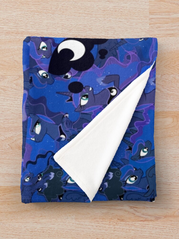 "Princess Luna" Throw Blanket by SophilliaArts Redbubble