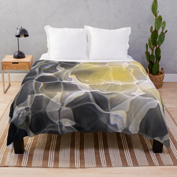 Aperçu de l'œuvre Hurricane Marble: Impression abstraite de lumière sous l'eau créée et vendue par tenderlovingart.