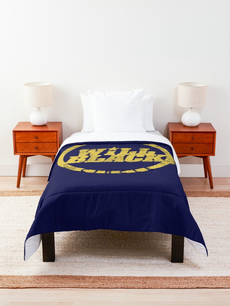Alternate view of WB Inner Circle GOLD (center ice logo) Comforter