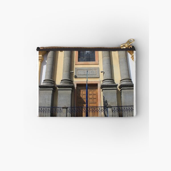 Aperçu de l'œuvre Facade of a Building créée et vendue par rhamm.