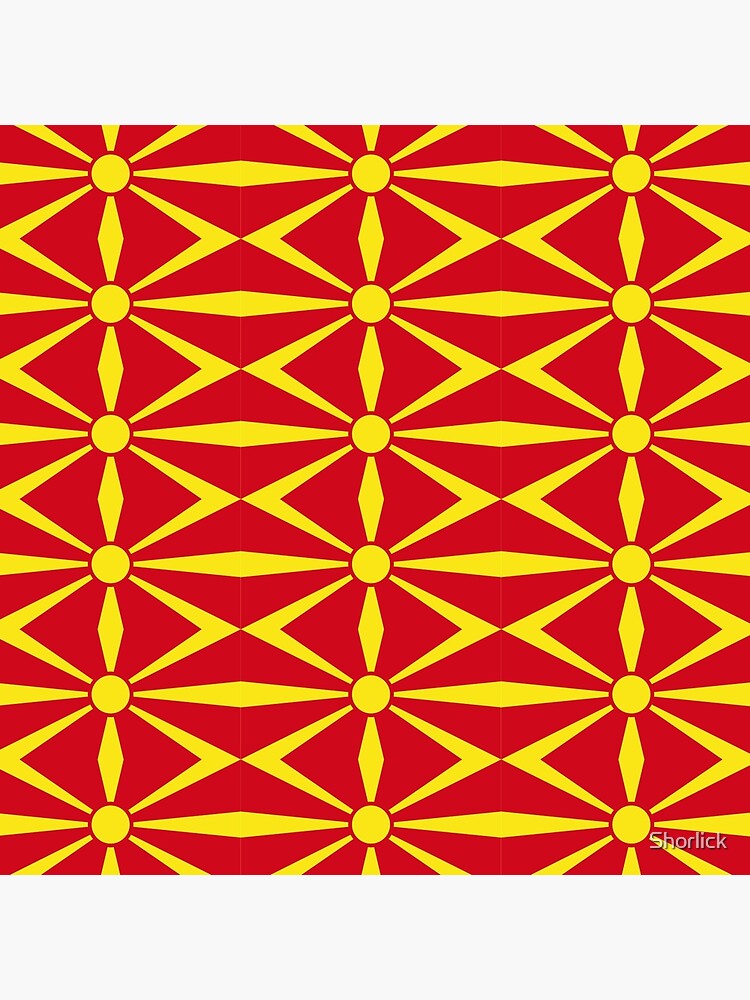 Aperçu 3 sur 3. Coussin avec l'œuvre Drapeau de la Macédoine du Nord créée et vendue par Shorlick.
