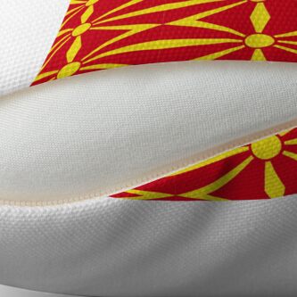 Aperçu 2 sur 3. Coussin avec l'œuvre Drapeau de la Macédoine du Nord créée et vendue par Shorlick.