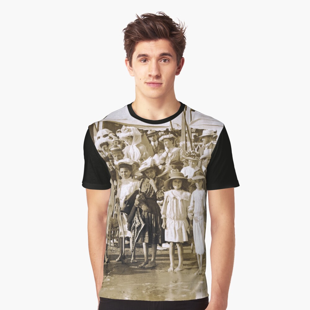 Aperçu de l'œuvre T-shirt graphique créée et vendue par Richet.