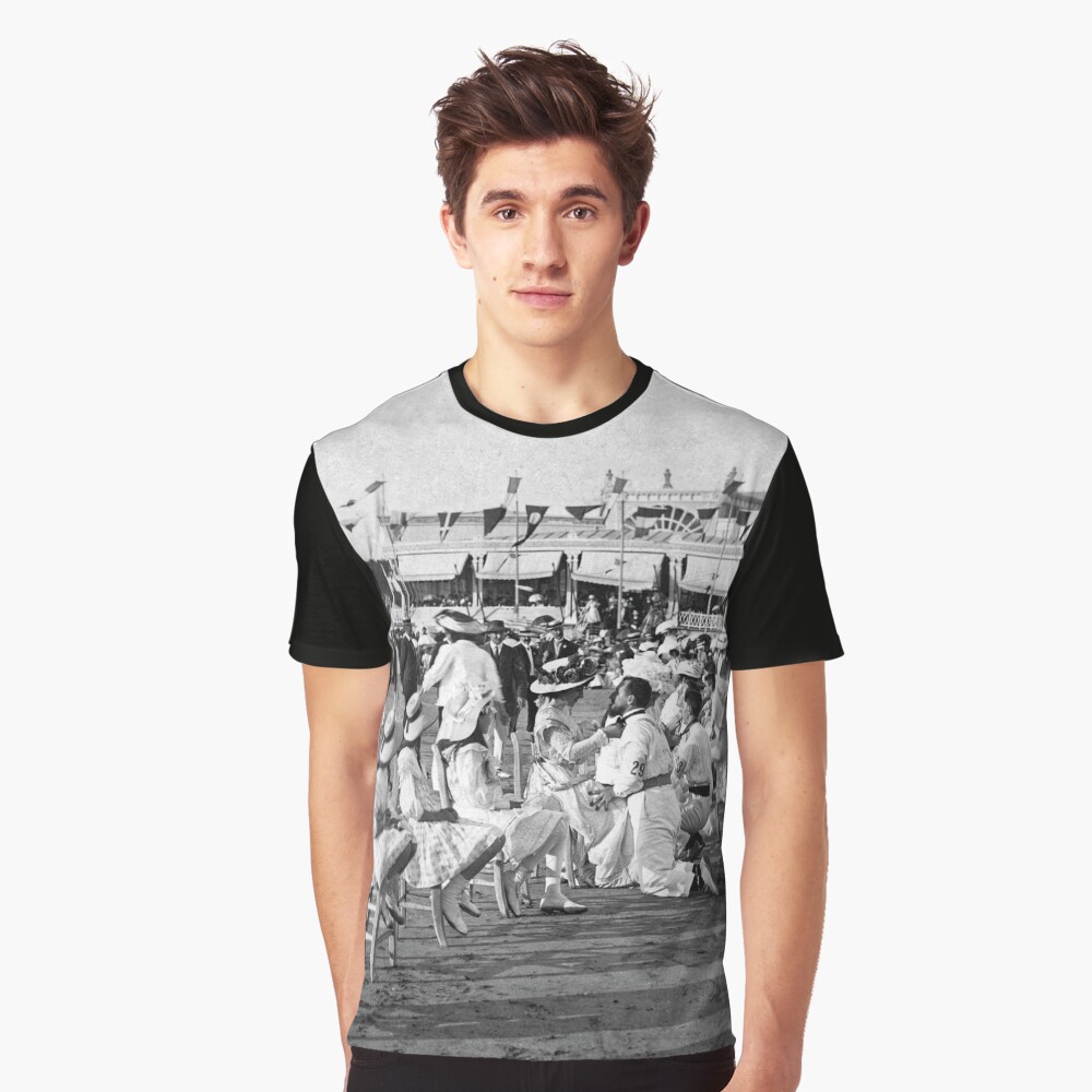 Aperçu de l'œuvre T-shirt graphique créée et vendue par Richet.