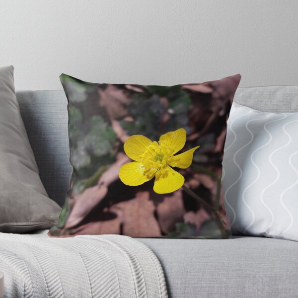 Poyrazlar Yellow Flower Throw Pillow