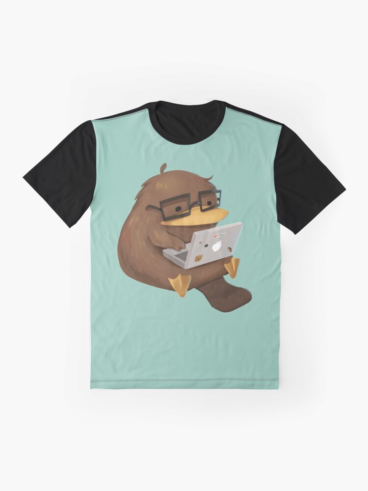 Imagen 4 de 5, Camiseta gráfica con la obra Ornitorrinco nerd, diseñada y vendida por Pameloo.
