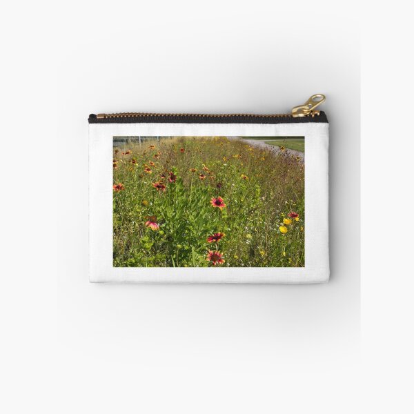 Artikelvorschau, Wildblumen - Ein Streifen freudiger Farbe entworfen und verkauft von Rod Raglin.